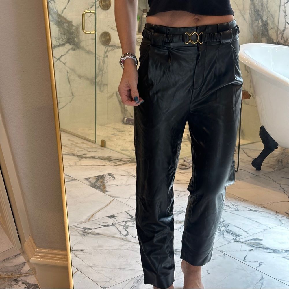 Veronica Beard | 2 | Black faux Leather cropped high rise pants
